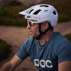 POC Axion SPIN Helmet 2022 | Road Helmets -Revolution Bike Shop Sales W4yFlocy2YHNhKBEE2En2PJX4